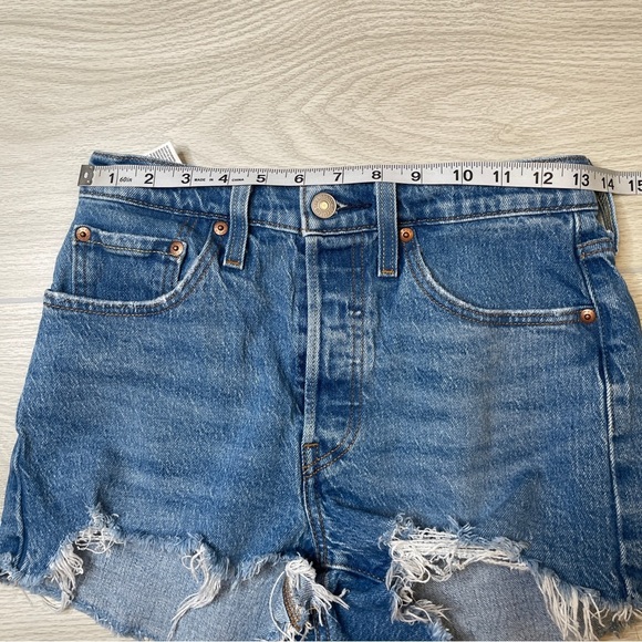 Levi’s 501 Short Raw Hen Destroyed Blue Jean Shorts Button Fly Womens size W26 - Picture 10 of 12